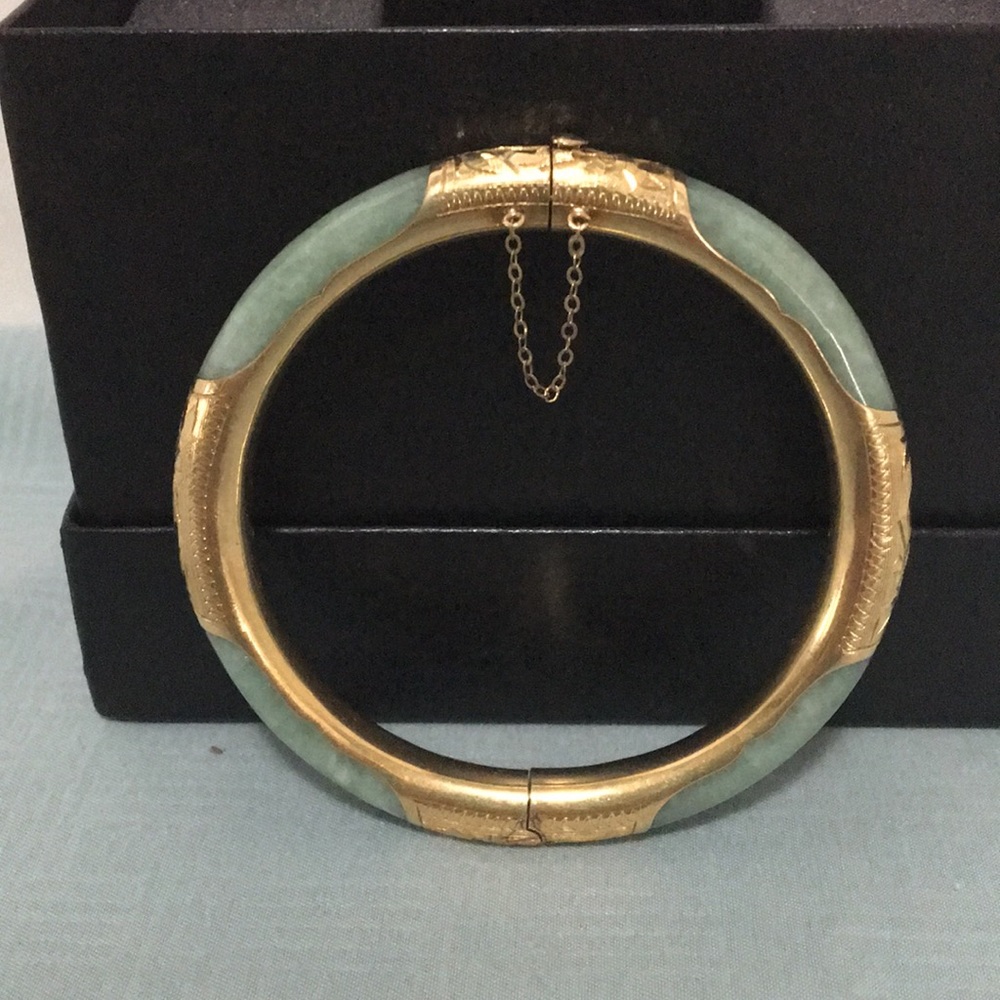 Vintage 14k Gold & Jade Hinged Bangle